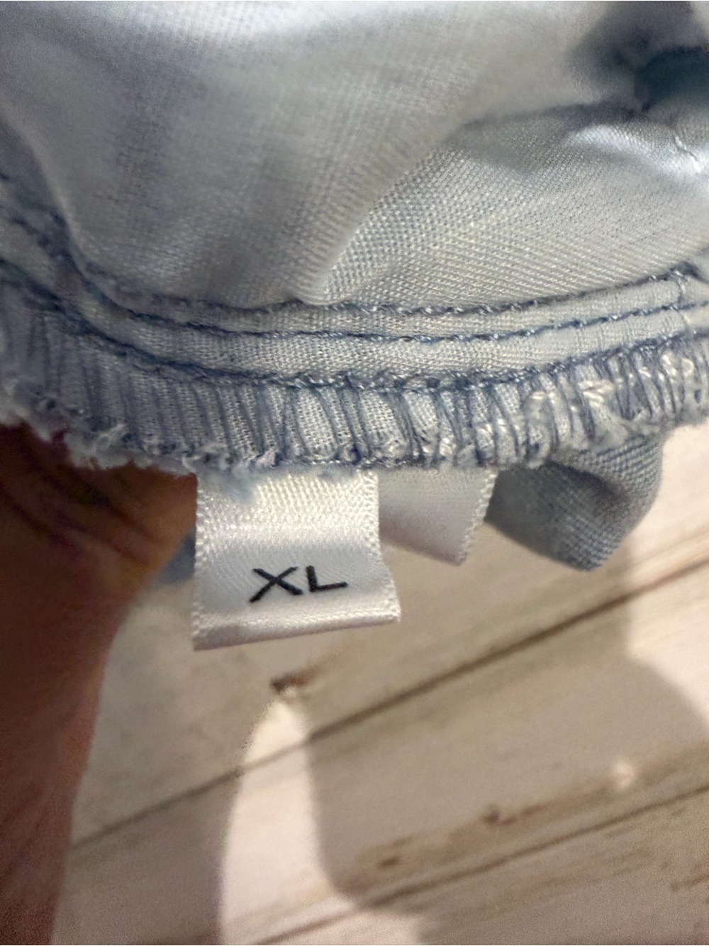Women’s XL Distressed Light Wash Denim Shorts – Frayed Hem - Picture 6 of 7